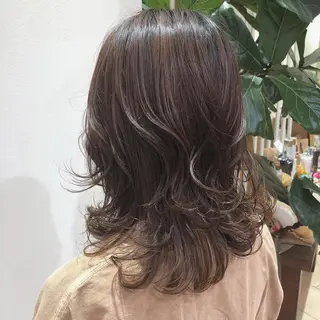 セミロング M.SLASH AVEDA 自由が丘所属・🌱艶髪カラー🌱 Karinのヘアスタイル