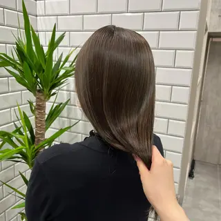 セミロング カラー newi赤羽 HINATAのヘアスタイル