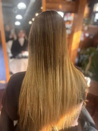 ロング 飯田 仁美のヘアスタイル