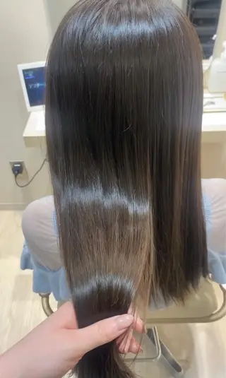 セミロング mina .のヘアスタイル