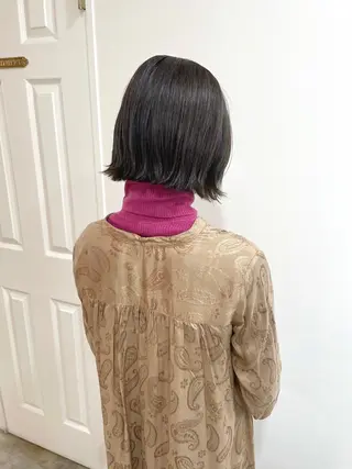 ショート カラー MIOベージュカラー 柔らかいカラーのヘアスタイル