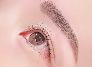 アイブロウ 🩰Misaki🦢 🪞のマツエク・マツパデザイン