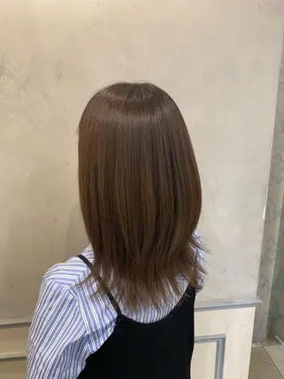 ミディアム カラー 池西 佳穂のヘアスタイル