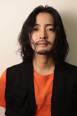 メンズ パーマ メンズ ヘアメイク  ハイトーン キャロのヘアスタイル