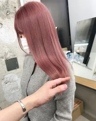 ミディアム カラー パーマ ヘアアレンジ ヘアケア特化型サロン newi 梅田のヘアスタイル