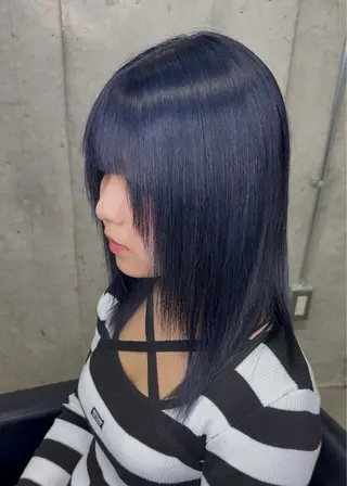 セミロング lafit 侑莉人のヘアスタイル