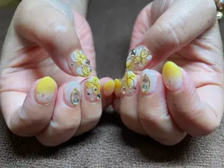 ミディアム M. KOTOMIのネイルデザイン