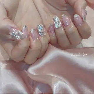 ネイル 𝘙𝘪𝘰𝘯𝘢 ...🕯🤍のネイルデザイン