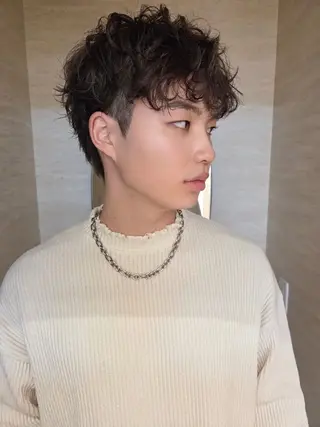 メンズ パーマ メンズ ヘアメイク  ハイトーン キャロのヘアスタイル