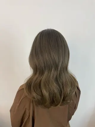 ミディアム カラー リクト /レイヤーカットのヘアスタイル