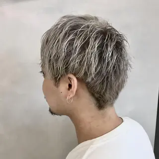 ショート メンズ カット・ブリーチ TAIGAのヘアスタイル