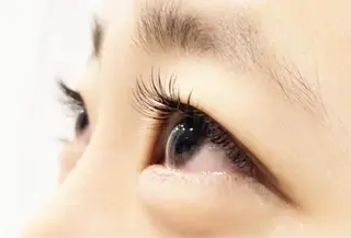 マツエク・マツパ THE  FOOL SHIMOKITAZAWA所属・NARUMI 下北☺︎マツエクのマツエク・マツパデザイン