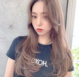 ロング カラー コウ チホウのヘアスタイル