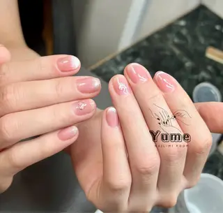 ミディアム トウイ nailのネイルデザイン