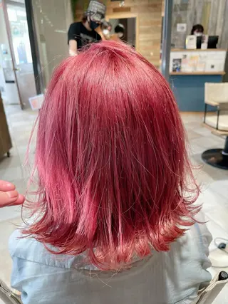カラー ミディアム NEOLIVE ROAのヘアスタイル