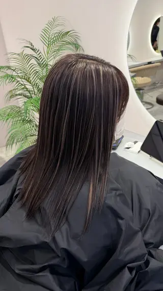 セミロング 🌺ハイライトカラー HINA🌺のヘアスタイル