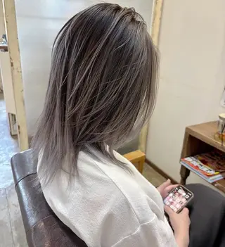 ミディアム カラー brooch所属・brooch かな 静岡市/草薙のヘアスタイル