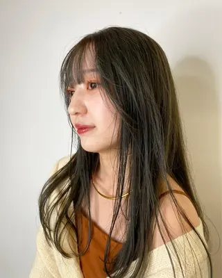 ロング カラー 山本 菜月のヘアスタイル