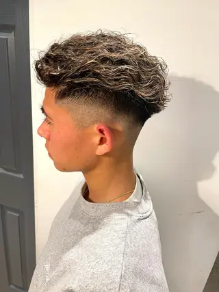 ショート パーマ メンズ 🌈艶カラー× メンズパーマ永埜🌈のヘアスタイル