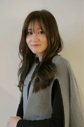 セミロング ウシロダ メグミのヘアスタイル