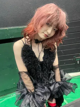 セミロング shiba tomomiのヘアスタイル