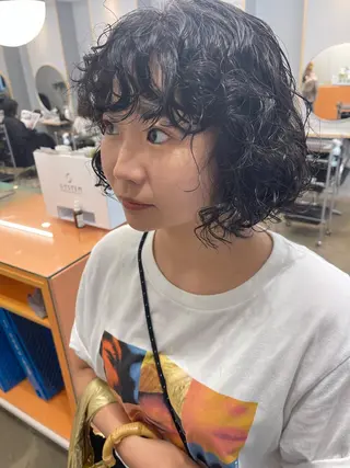 ショート パーマ pole/apartment所属・💓パーマ，💗 レイヤーカットのヘアスタイル