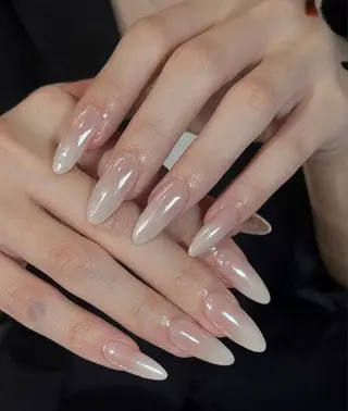 ネイル T. Leeのネイルデザイン