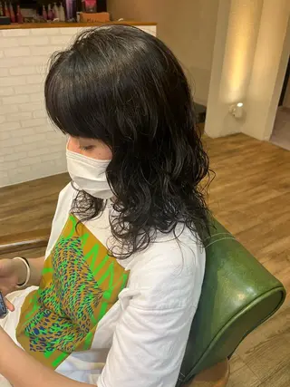 ミディアム パーマ 北野 未優香のヘアスタイル