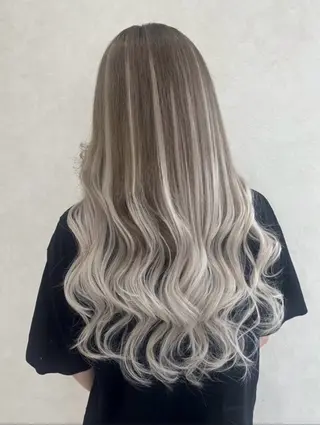 カラー mignon あゆみのヘアスタイル