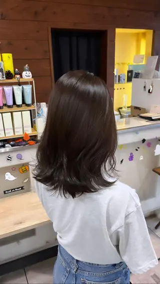 ミディアム カラー ヘアアレンジ インナー×縮毛矯正 ピンクカラー澤井里菜のヘアスタイル