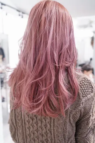 ロング カラー mao/天神ブリーチ ハイトーンカラーのヘアスタイル