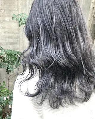 カラー ニシオカ タクヤのヘアスタイル