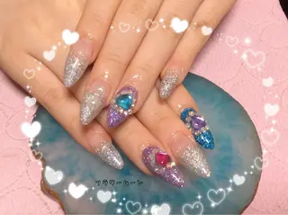 ネイル フラワー ムーンのネイルデザイン