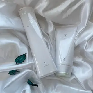 新地 咲綾のヘアスタイル