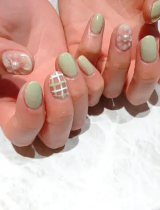 ネイル 會田 瑠衣のネイルデザイン