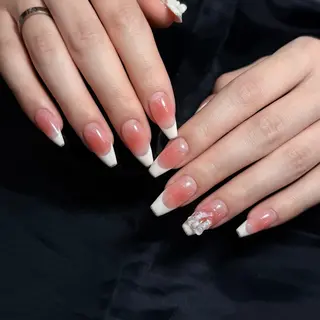 セミロング Bibi beauty spa Osaka所属・Chann Channのネイルデザイン