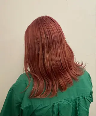 セミロング カラー ハイトーンカラー🩵 指名多数💗横山聖奈のヘアスタイル