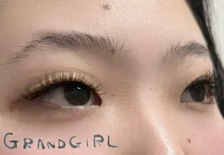 マツエク・マツパ GRANDGIRL所属・ヨシダ セリナのマツエク・マツパデザイン