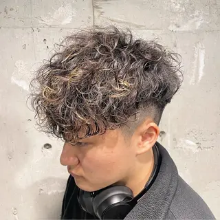 カラー パーマ メンズ 艶髪/透明感🪽 DISCO🪽のヘアスタイル