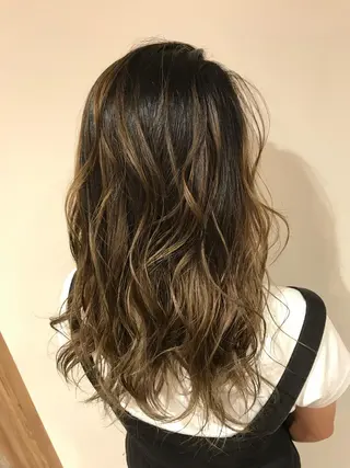 ミディアム カラー AMI Hair  supply所属・髪質改善カラー 韓国風レイヤーのヘアスタイル