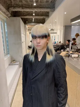 カラー ハイトーン/ブリーチ /ウルフ/しゅーたのヘアスタイル