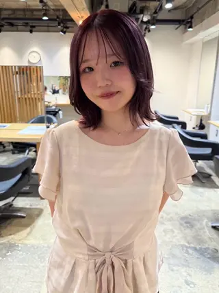 ショート r i i / ナチュラルカラーのヘアスタイル