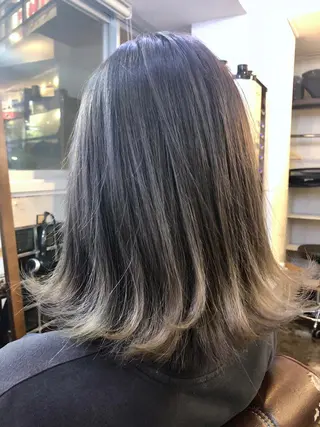 セミロング フェアリーテイル所属・吉田 典弘のヘアスタイル