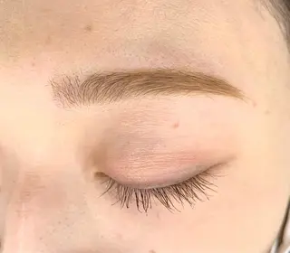 マツエク・マツパ 鍵山 千秋のヘアスタイル