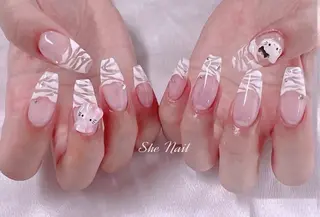 ネイル She_nail所属・ELSA_ Bellaのネイルデザイン