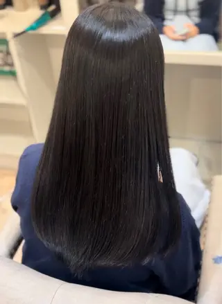 ロング カラー 魚谷 綾渚のヘアスタイル