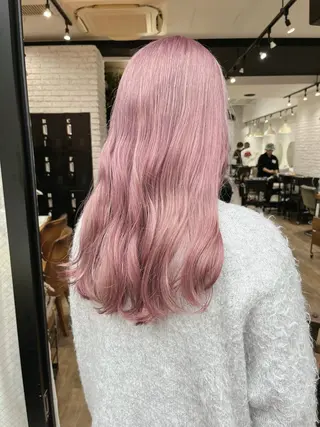 ロング カラー eto所属・akira𝜗𝜚 ꙳.*‬透明感カラーのヘアスタイル