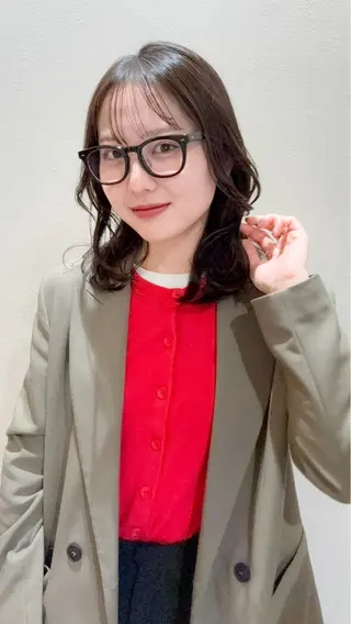 セミロング EARTH ケントのヘアスタイル