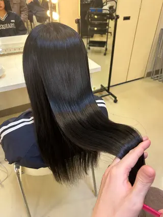 ロング 🩵✨石井涼風💎 縮毛矯正✨🩵のヘアスタイル