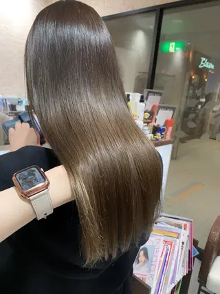 ロング カラー ヘアアレンジ 近藤千翔🩵 髪質改善Periodのエステ・リラクイメージ